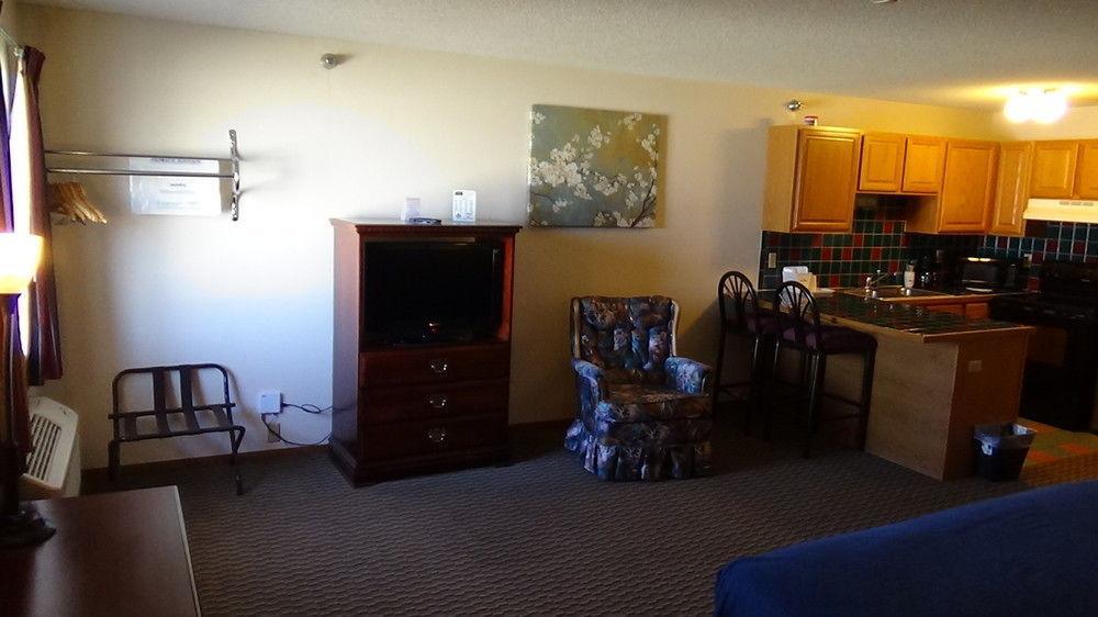 Howard Johnson By Wyndham Wichita Airport Exterior foto