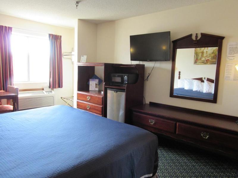 Howard Johnson By Wyndham Wichita Airport Exterior foto